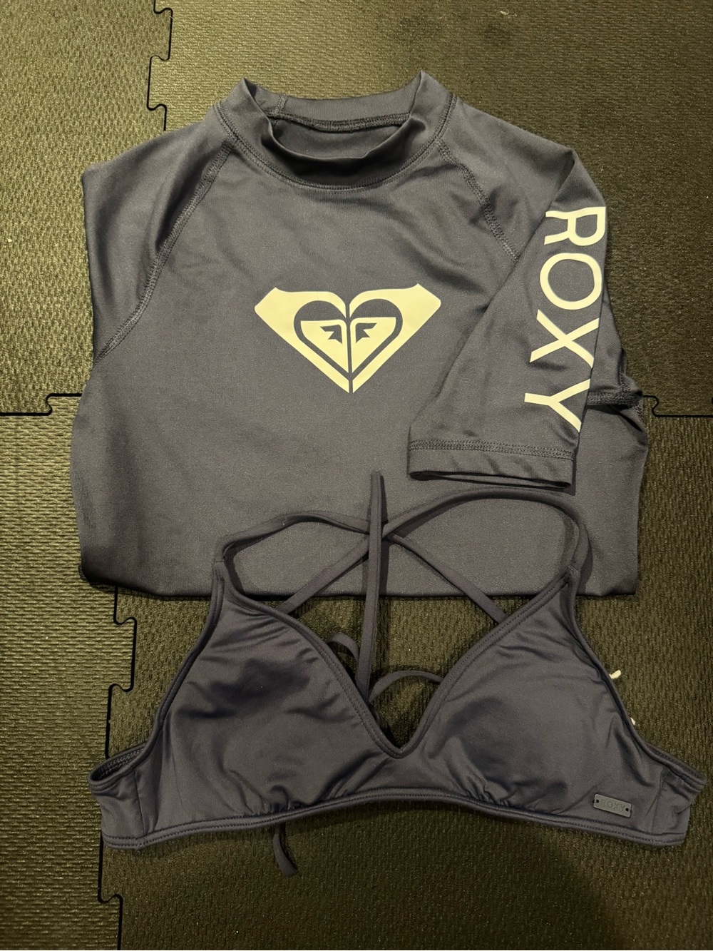 Roxy Navy Rash Guard and Matching Bikini Top both XS